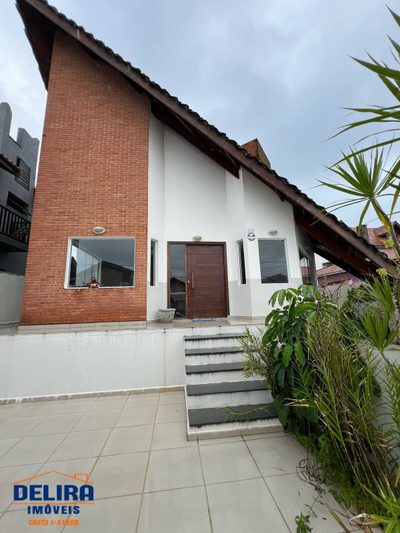 Casa, 3 quartos, 188 m² - Foto 1