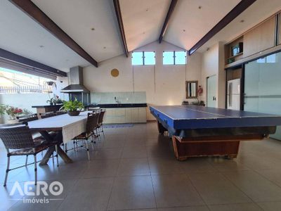 Casa, 3 quartos, 295 m² - Foto 2