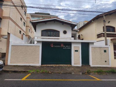 Casa, 3 quartos, 220 m² - Foto 1