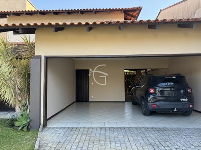 Casa, 3 quartos, 232 m² - Foto 2