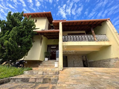 Casa, 4 quartos, 350 m² - Foto 1