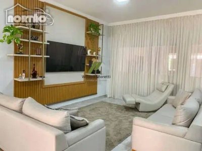 Casa, 5 quartos, 203 m² - Foto 1