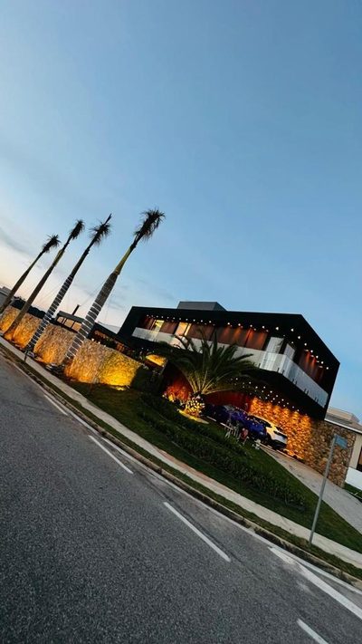 Sobrado, 4 quartos, 330 m² - Foto 1