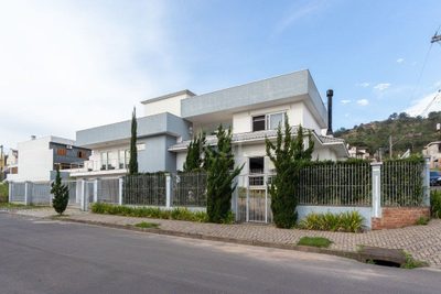 Casa, 4 quartos, 378 m² - Foto 1