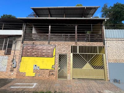 Casa, 2 quartos, 200 m² - Foto 1