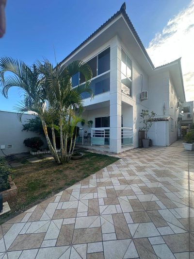 Casa, 5 quartos, 225 m² - Foto 1
