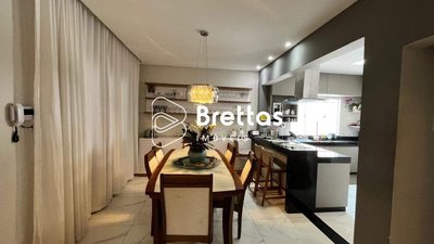 Casa, 3 quartos, 240 m² - Foto 1