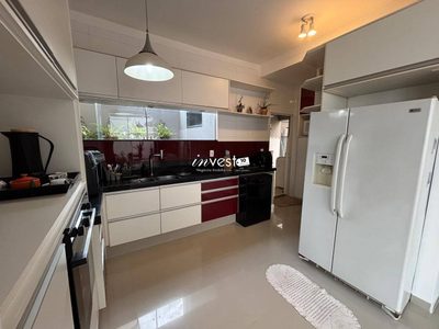 Casa, 4 quartos, 229 m² - Foto 2
