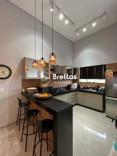 Casa, 4 quartos, 252 m² - Foto 1