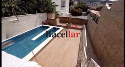 Casa, 3 quartos, 277 m² - Foto 1