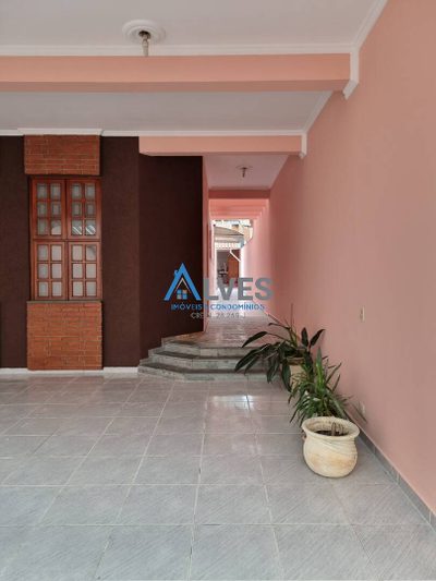 Sobrado, 3 quartos, 252 m² - Foto 1