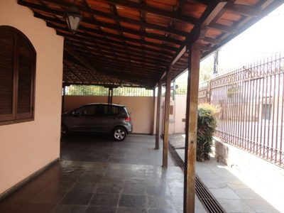 Casa, 4 quartos, 247 m² - Foto 2