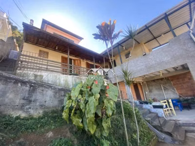 Casa, 4 quartos, 200 m² - Foto 1