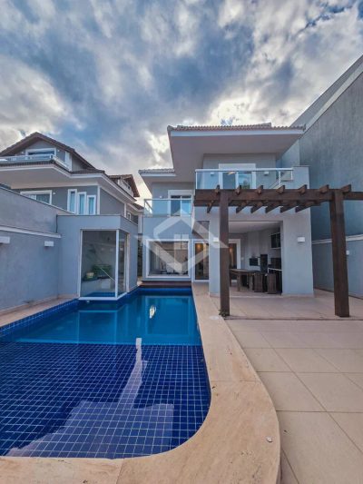 Casa, 5 quartos, 253 m² - Foto 1
