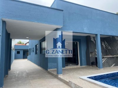 Casa, 4 quartos, 188 m² - Foto 1