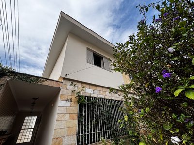 Casa, 4 quartos, 222 m² - Foto 1