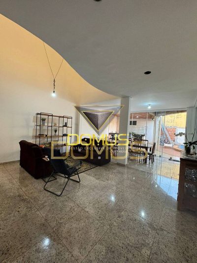 Sobrado, 3 quartos, 329 m² - Foto 4