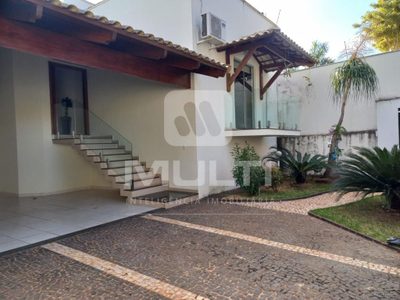 Casa, 3 quartos, 235 m² - Foto 1