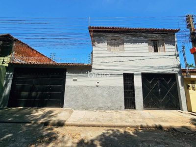 Casa, 5 quartos, 176 m² - Foto 1