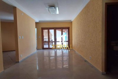 Sobrado, 3 quartos, 330 m² - Foto 1