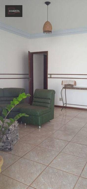 Casa, 4 quartos, 200 m² - Foto 1