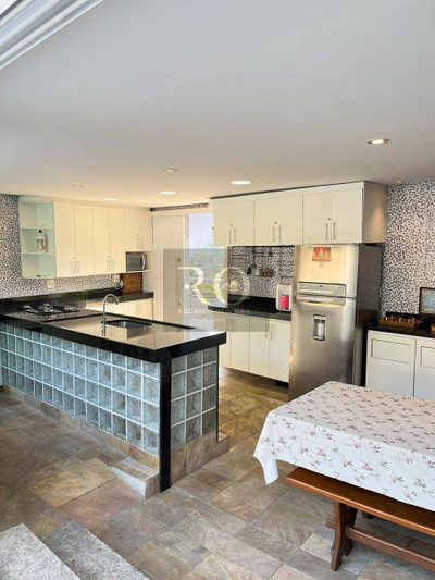 Casa, 5 quartos, 230 m² - Foto 2