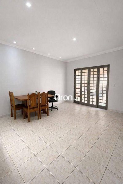 Casa, 5 quartos, 226 m² - Foto 2
