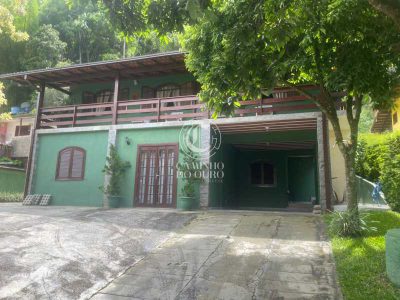 Casa, 4 quartos, 190 m² - Foto 1