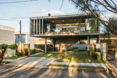 Sobrado, 4 quartos, 337 m² - Foto 2