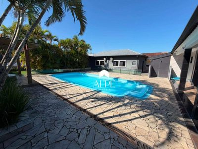 Casa, 3 quartos, 380 m² - Foto 1