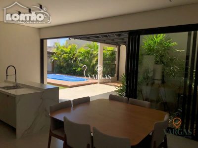 Casa, 2 quartos, 256 m² - Foto 4