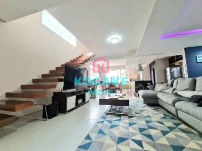 Sobrado, 4 quartos, 253 m² - Foto 1