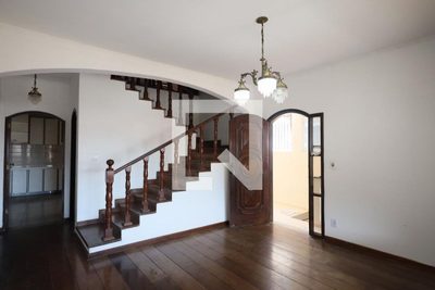 Casa, 3 quartos, 284 m² - Foto 1