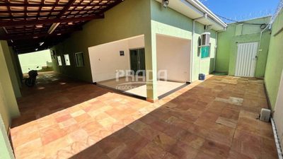 Casa, 4 quartos, 215 m² - Foto 1