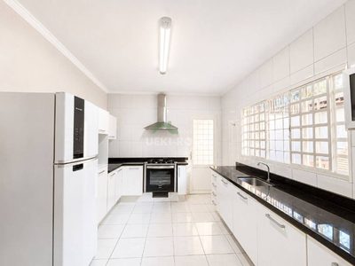 Casa, 4 quartos, 229 m² - Foto 2