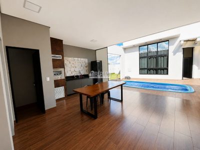 Casa, 4 quartos, 260 m² - Foto 2