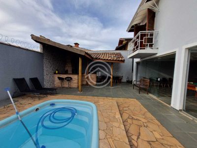 Casa, 3 quartos, 252 m² - Foto 1