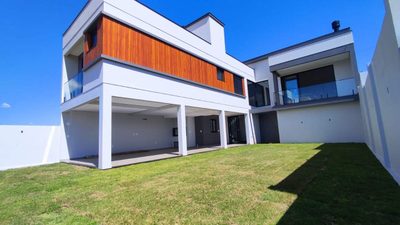 Casa, 3 quartos, 257 m² - Foto 1