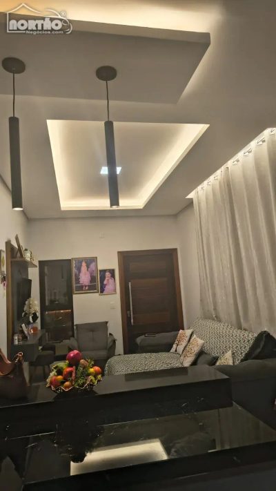 Casa, 3 quartos, 131 m² - Foto 2