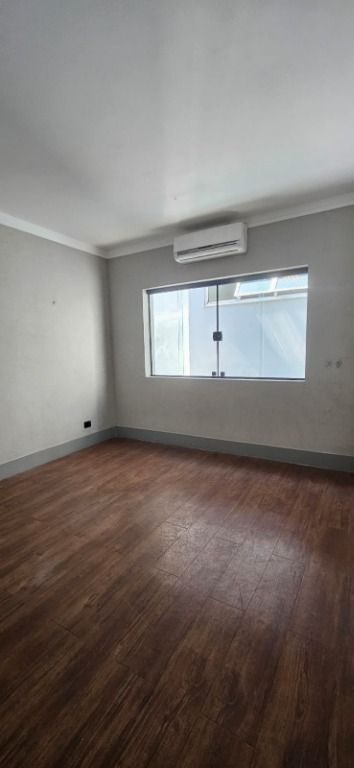 Sobrado, 5 quartos, 220 m² - Foto 2