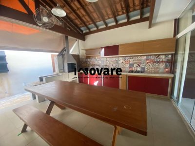 Casa, 3 quartos, 200 m² - Foto 1