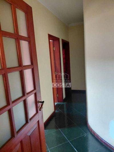 Casa, 4 quartos, 268 m² - Foto 2