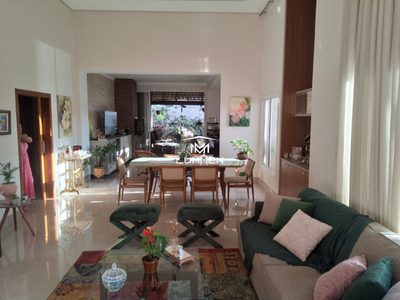 Casa, 3 quartos, 240 m² - Foto 1