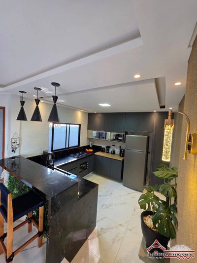 Casa, 3 quartos, 260 m² - Foto 1