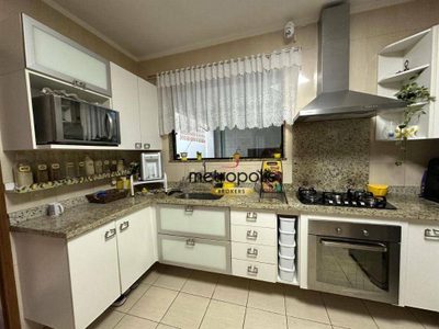 Sobrado, 3 quartos, 242 m² - Foto 4