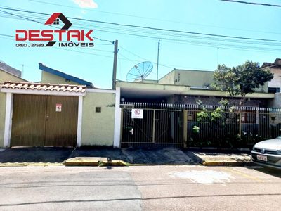 Casa, 4 quartos, 283 m² - Foto 1