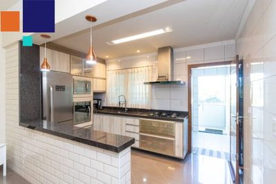 Sobrado, 3 quartos, 364 m² - Foto 1