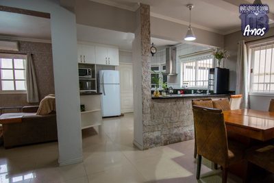 Casa, 3 quartos, 216 m² - Foto 4
