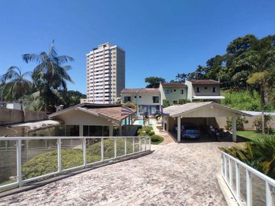 Sobrado, 4 quartos, 694 m² - Foto 1
