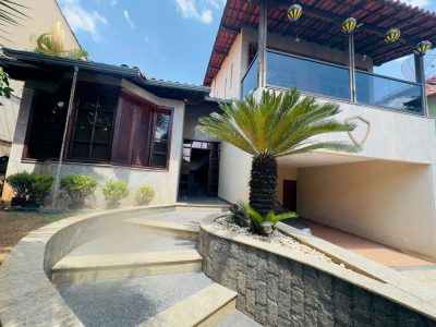 Casa, 4 quartos, 330 m² - Foto 1